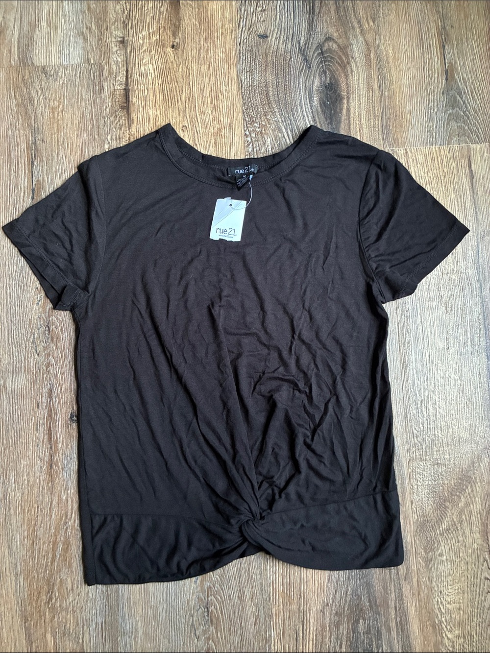 Women's Rue21 Black Short Sleeve Twist-Knot Tee Size Medium NWT